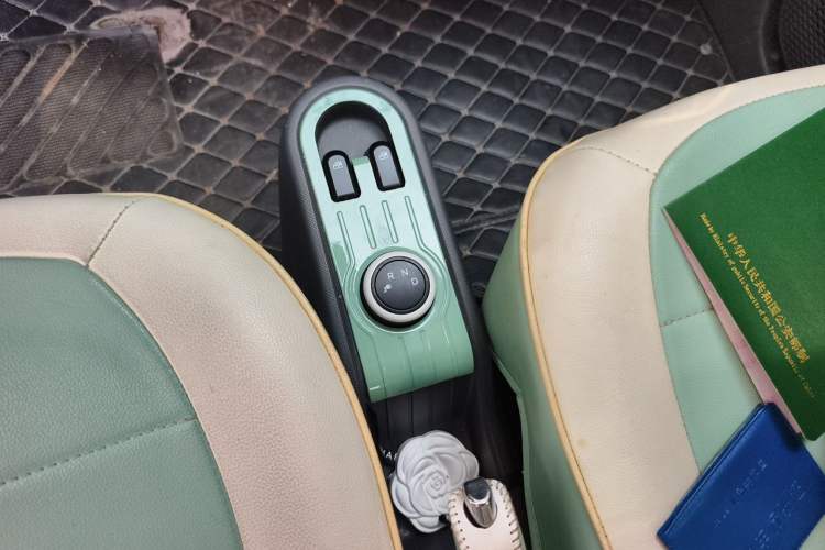 Used Wuling Hongguang MINIEV 2021 Macaron Premium Model – Lithium-NMC Gear Lever