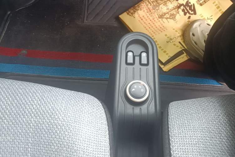 Used Wuling Hongguang MINIEV 2021 Macaron Premium Model – Lithium Iron Phosphate Gear Lever
