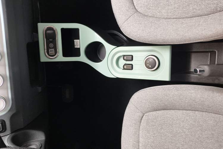 Used Wuling Hongguang MINIEV 2021 Macaron Premium Model – Lithium Iron Phosphate Gear Lever