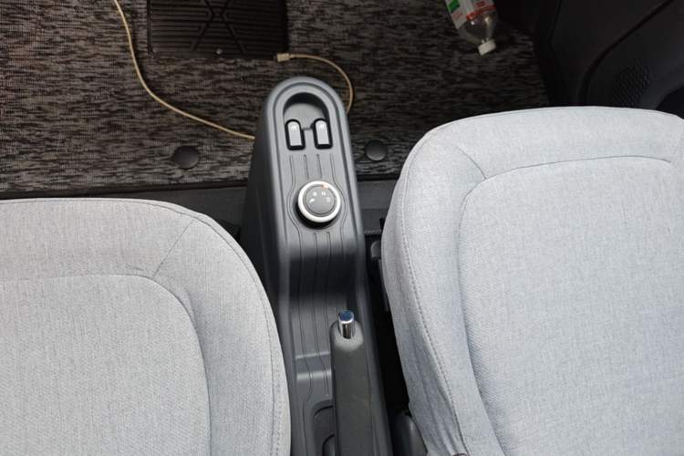 Used Wuling Hongguang MINIEV 2021 Macaron Fashion Model Lithium Iron Phosphate Gear Lever