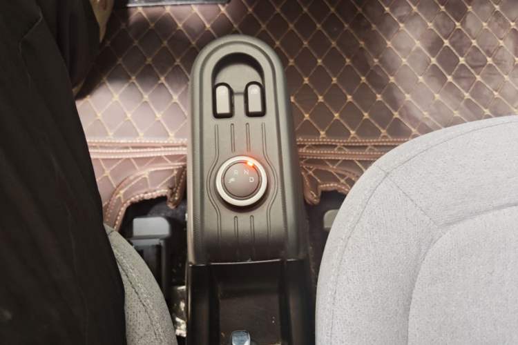 Used Wuling Hongguang MINIEV 2021 Macaron Premium Model – Lithium Iron Phosphate Gear Lever