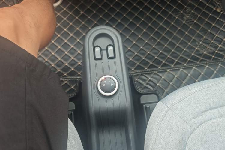 Used Wuling Hongguang MINIEV 2021 Macaron Premium Model – Lithium-NMC Gear Lever