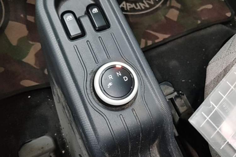 Used Wuling Hongguang MINIEV 2021 Macaron Premium Model – Lithium Iron Phosphate Gear Lever