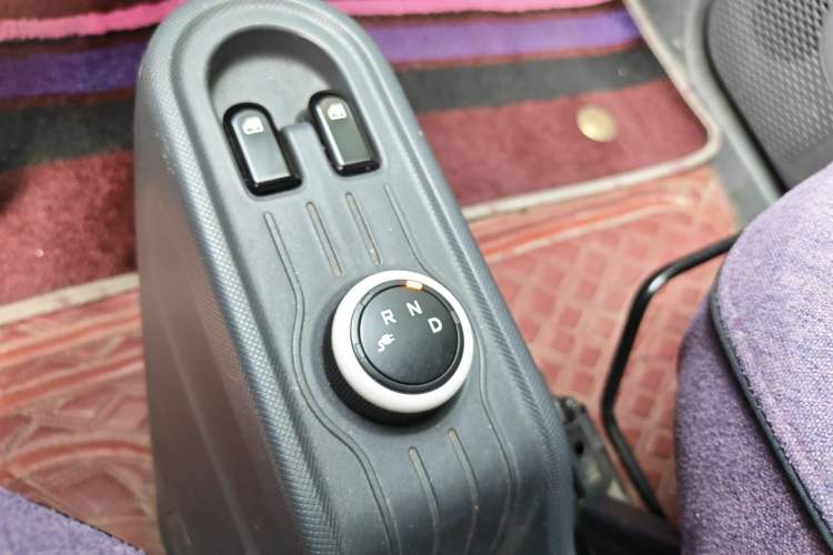 Used Wuling Hongguang MINIEV 2021 Macaron Fashion Edition Lithium-Ion Battery Gear Lever