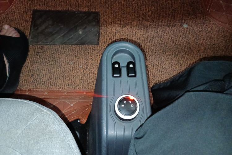 Used Wuling Hongguang MINIEV 2021 Macaron Premium Model – Lithium Iron Phosphate Gear Lever
