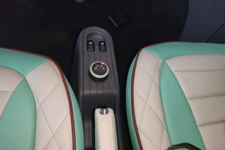 Used Wuling Hongguang MINIEV 2021 Macaron Premium Model – Lithium-NMC Gear Lever