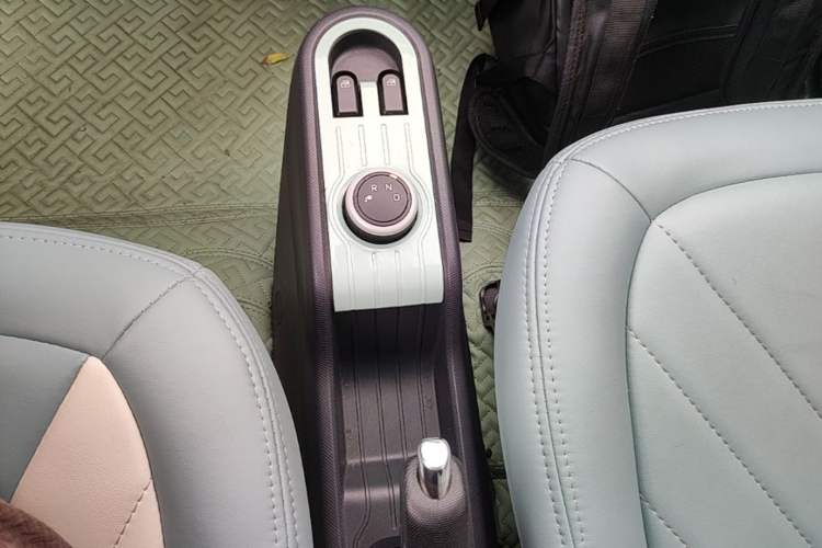 Used Wuling Hongguang MINIEV 2021 Macaron Sandwich Model 120 km Lithium Iron Phosphate Gear Lever