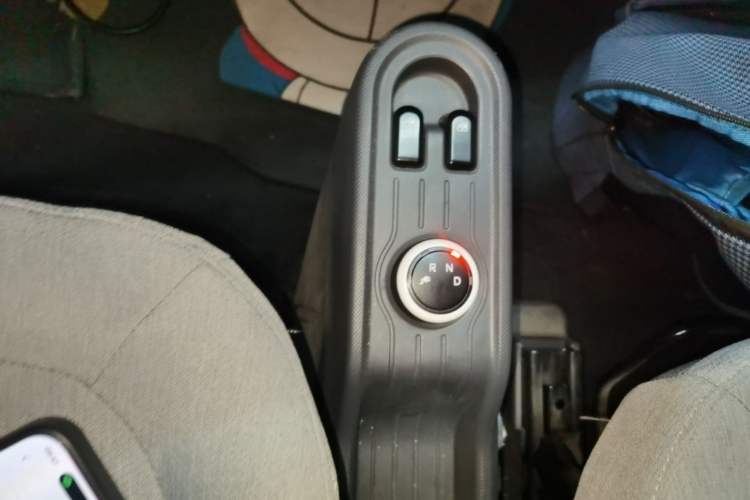 Used Wuling Hongguang MINIEV 2021 Macaron Sandwich Model 170 km Lithium Iron Phosphate Gear Lever
