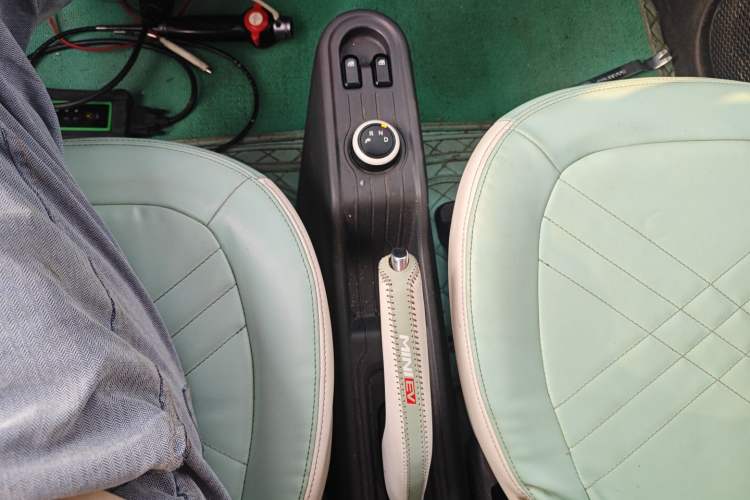 Used Wuling Hongguang MINIEV 2021 Macaron Sandwich Model 170 km Lithium Iron Phosphate Gear Lever