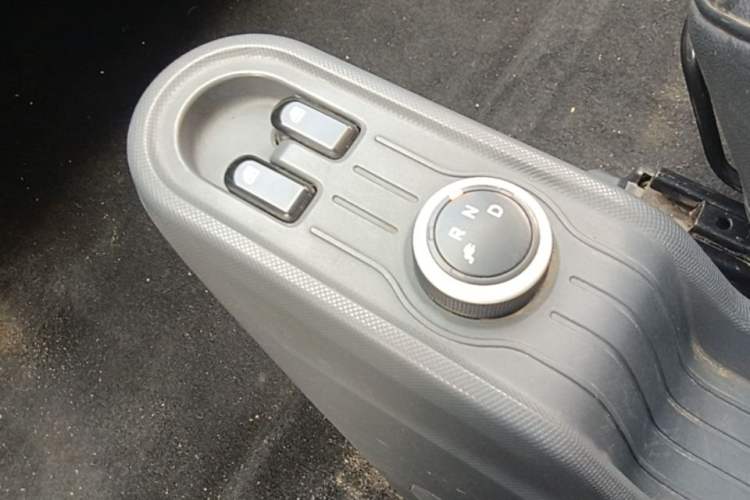 Used Wuling Hongguang MINIEV 2021 Macaron Fashion Model Lithium Iron Phosphate Gear Lever