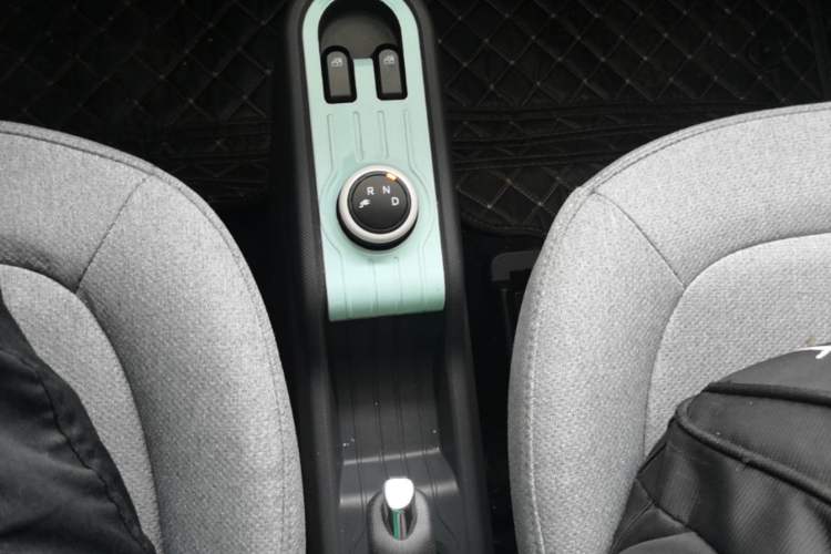 Used Wuling Hongguang MINIEV 2021 Macaron Premium Model – Lithium Iron Phosphate Gear Lever