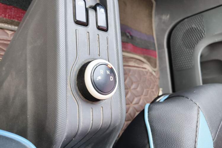Used Wuling Hongguang MINIEV 2021 Macaron Premium Model – Lithium Iron Phosphate Gear Lever
