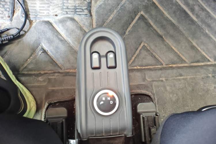 Used Wuling Hongguang MINIEV 2021 Macaron Premium Model – Lithium Iron Phosphate Gear Lever