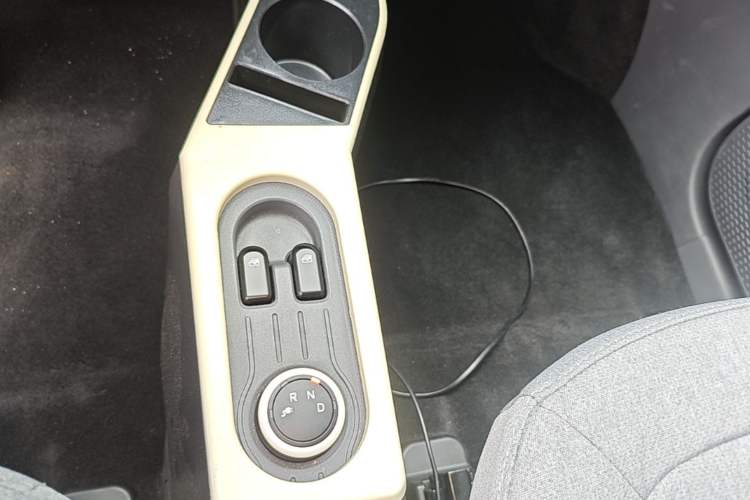Used Wuling Hongguang MINIEV 2021 Macaron Premium Model – Lithium Iron Phosphate Gear Lever