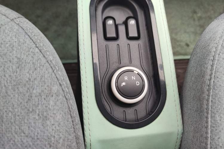 Used Wuling Hongguang MINIEV 2021 Macaron Premium Model – Lithium Iron Phosphate Gear Lever