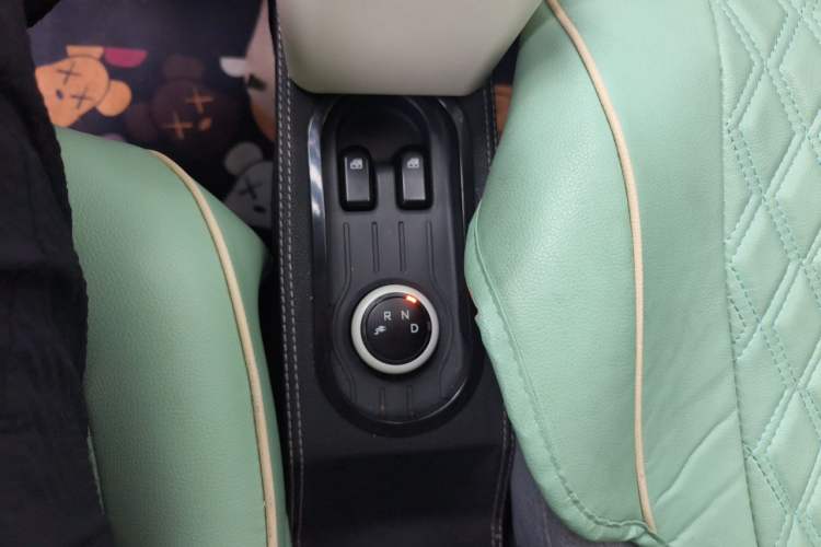 Used Wuling Hongguang MINIEV 2021 Macaron Premium Model – Lithium-NMC Gear Lever