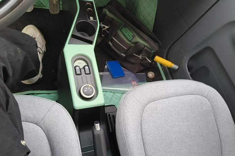 Used Wuling Hongguang MINIEV 2021 Macaron Premium Model – Lithium Iron Phosphate Gear Lever