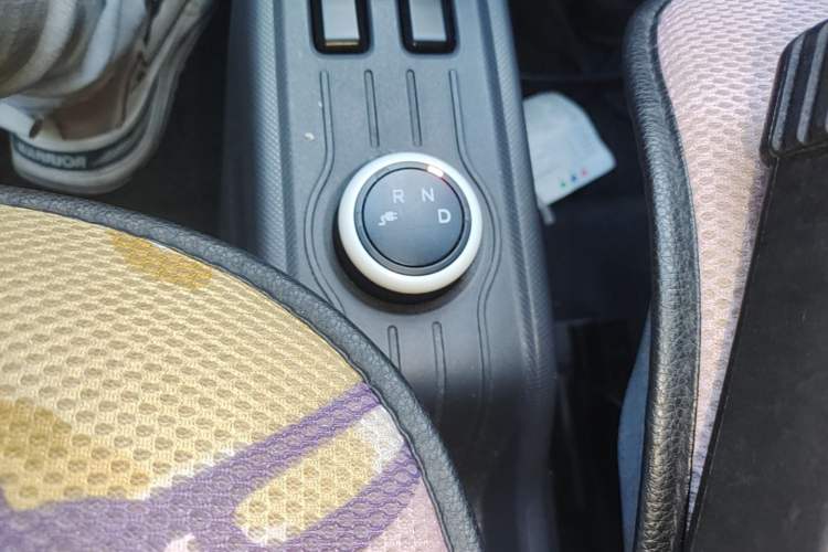 Used Wuling Hongguang MINIEV 2021 Macaron Premium Model – Lithium Iron Phosphate Gear Lever