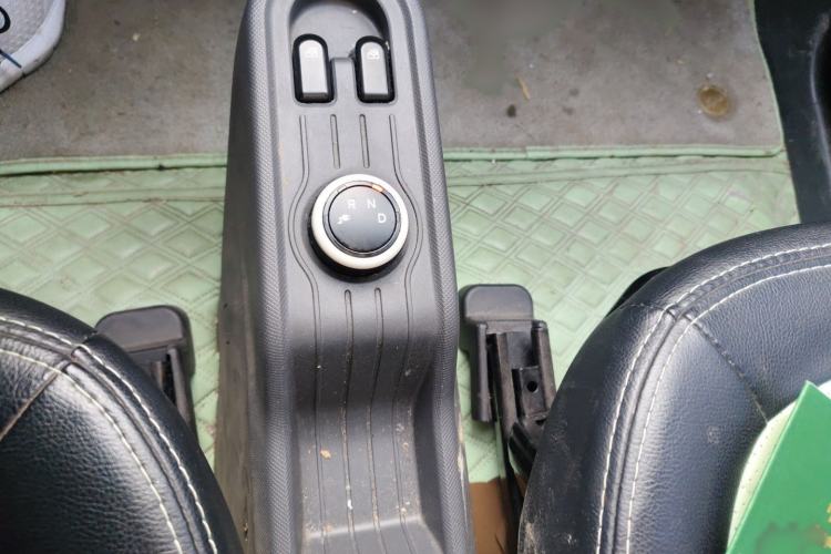 Used Wuling Hongguang MINIEV 2021 Macaron Premium Model – Lithium Iron Phosphate Gear Lever
