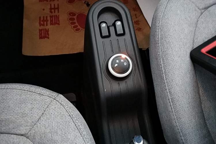 Used Wuling Hongguang MINIEV 2021 Macaron Premium Model – Lithium Iron Phosphate Gear Lever