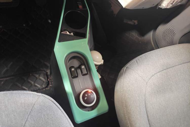 Used Wuling Hongguang MINIEV 2021 Macaron Premium Model – Lithium Iron Phosphate Gear Lever