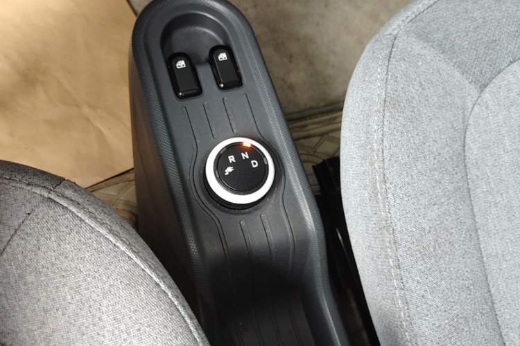 Used Wuling Hongguang MINIEV 2021 Macaron Premium Model – Lithium Iron Phosphate Gear Lever