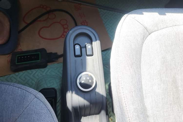 Used Wuling Hongguang MINIEV 2021 Macaron Premium Model – Lithium Iron Phosphate Gear Lever