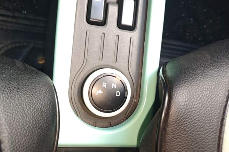 Used Wuling Hongguang MINIEV 2021 Macaron Premium Model – Lithium Iron Phosphate Gear Lever