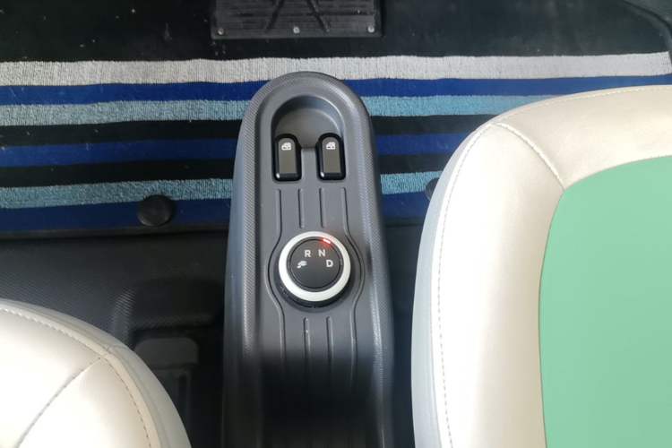 Used Wuling Hongguang MINIEV 2021 Macaron Premium Model – Lithium Iron Phosphate Gear Lever