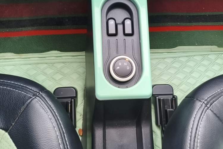 Used Wuling Hongguang MINIEV 2021 Macaron Premium Model – Lithium Iron Phosphate Gear Lever
