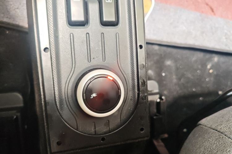 Used Wuling Hongguang MINIEV 2021 Macaron Premium Model – Lithium-NMC Gear Lever