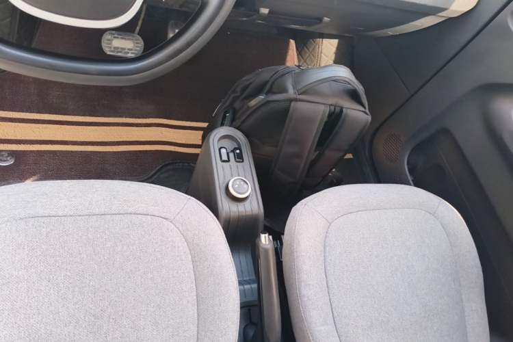 Used Wuling Hongguang MINIEV 2021 Macaron Premium Model – Lithium-NMC Gear Lever