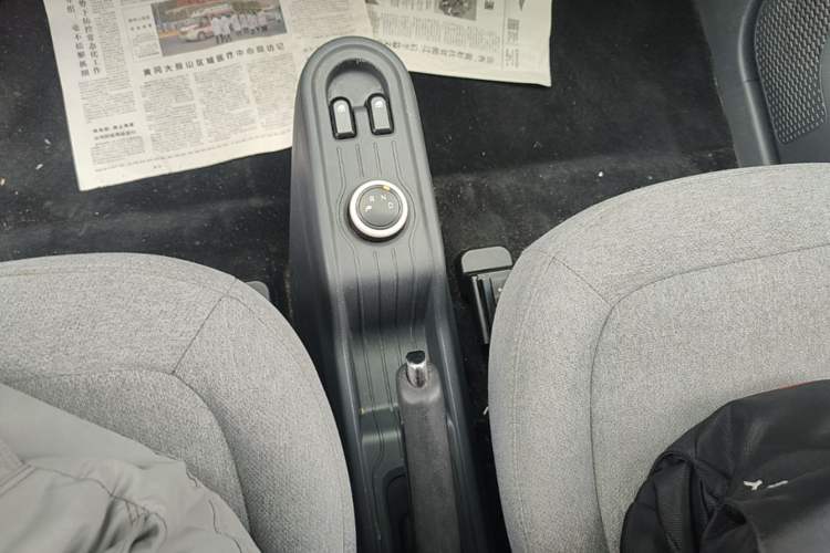 Used Wuling Hongguang MINIEV 2021 Macaron Fashion Model Lithium Iron Phosphate Gear Lever