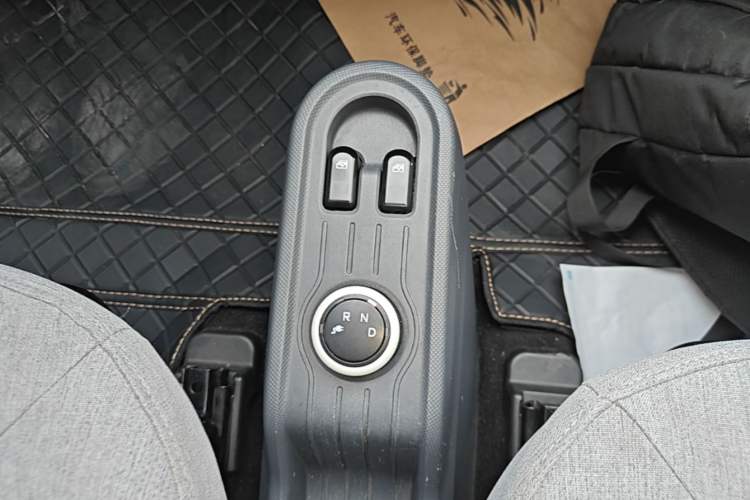 Used Wuling Hongguang MINIEV 2021 Macaron Premium Model – Lithium Iron Phosphate Gear Lever