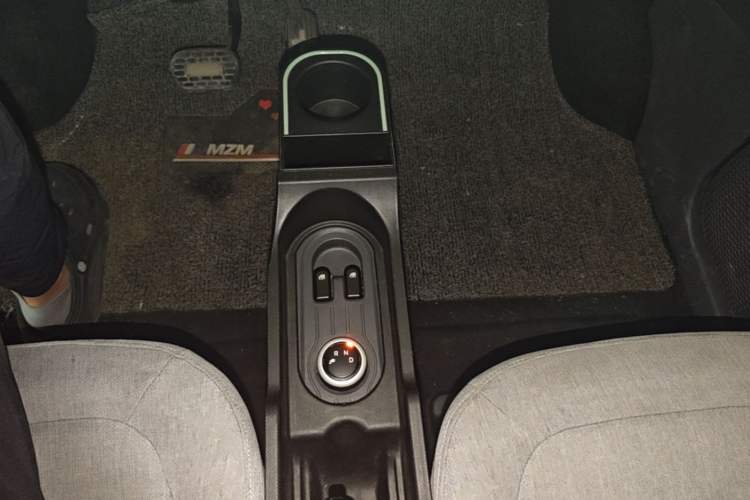 Used Wuling Hongguang MINIEV 2021 Macaron Premium Model – Lithium Iron Phosphate Gear Lever