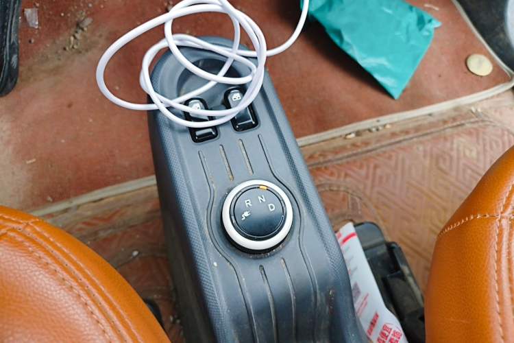 Used Wuling Hongguang MINIEV 2021 Macaron Premium Model – Lithium-NMC Gear Lever