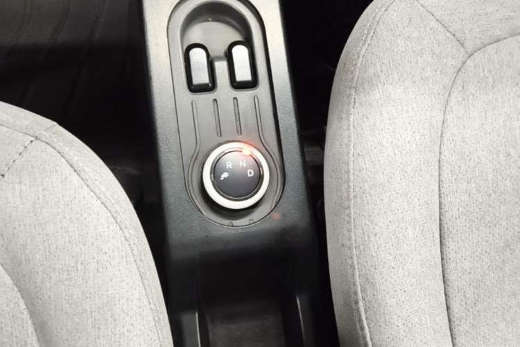 Used Wuling Hongguang MINIEV 2021 Macaron Premium Model – Lithium Iron Phosphate Gear Lever