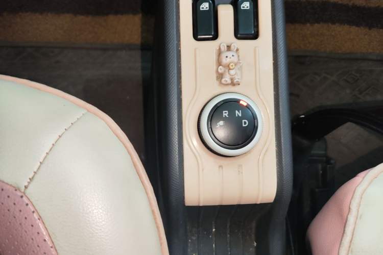 Used Wuling Hongguang MINIEV 2021 Macaron Premium Model – Lithium Iron Phosphate Gear Lever