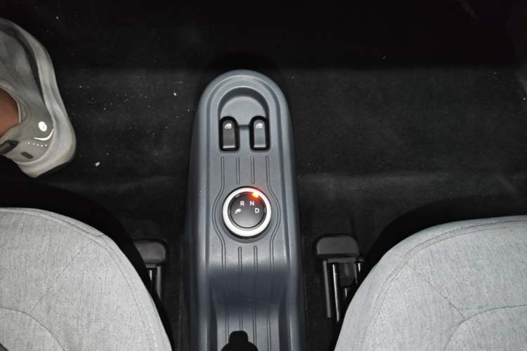 Used Wuling Hongguang MINIEV 2021 Macaron Premium Model – Lithium Iron Phosphate Gear Lever