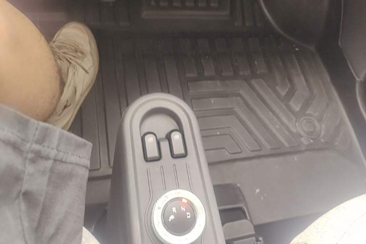 Used Wuling Hongguang MINIEV 2021 Macaron Premium Model – Lithium-NMC Gear Lever
