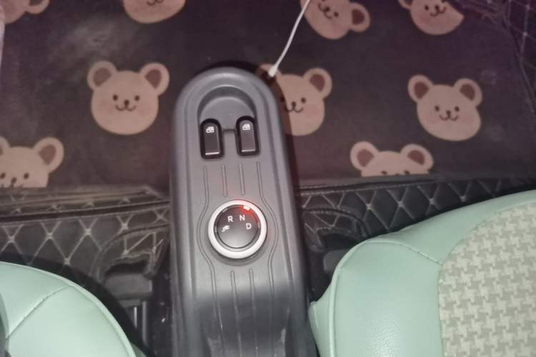 Used Wuling Hongguang MINIEV 2021 Macaron Premium Model – Lithium Iron Phosphate Gear Lever
