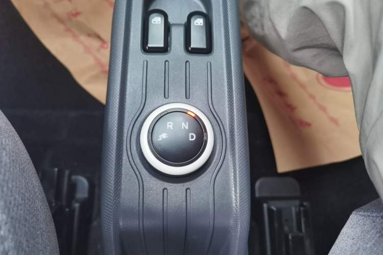Used Wuling Hongguang MINIEV 2021 Macaron Premium Model – Lithium Iron Phosphate Gear Lever