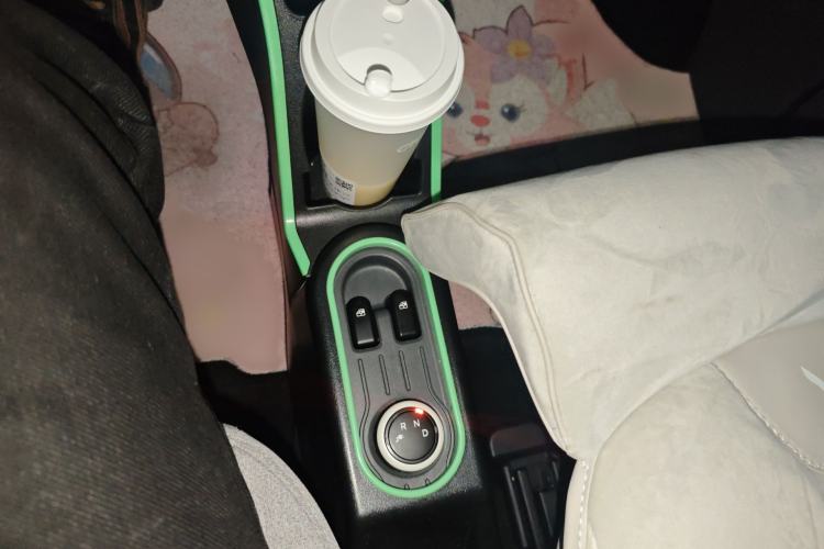 Used Wuling Hongguang MINIEV 2021 Macaron Fashion Model Lithium Iron Phosphate Gear Lever