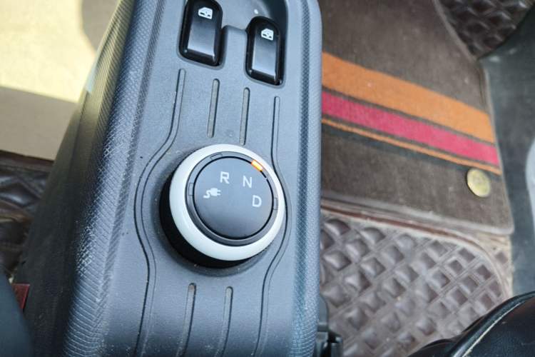 Used Wuling Hongguang MINIEV 2021 Macaron Sandwich Model 120 km Lithium Iron Phosphate Gear Lever