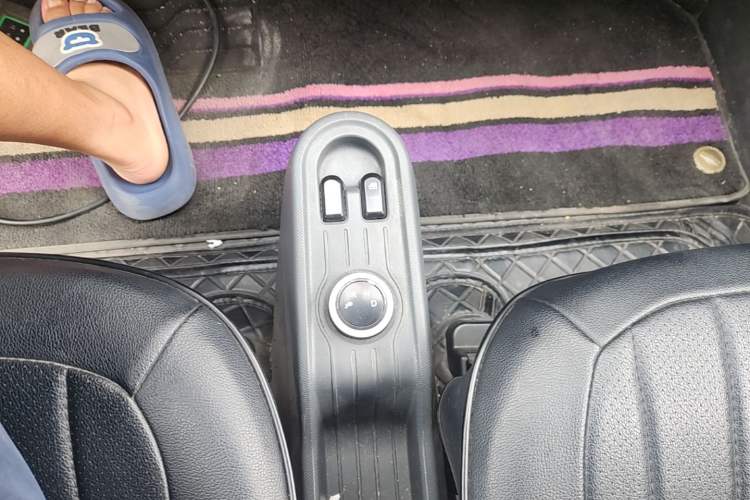 Used Wuling Hongguang MINIEV 2021 Macaron Premium Model – Lithium-NMC Gear Lever