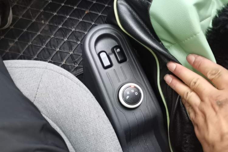 Used Wuling Hongguang MINIEV 2021 Macaron Premium Model – Lithium-NMC Gear Lever