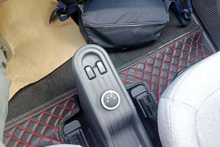 Used Wuling Hongguang MINIEV 2021 Macaron Fashion Model Lithium Iron Phosphate Gear Lever