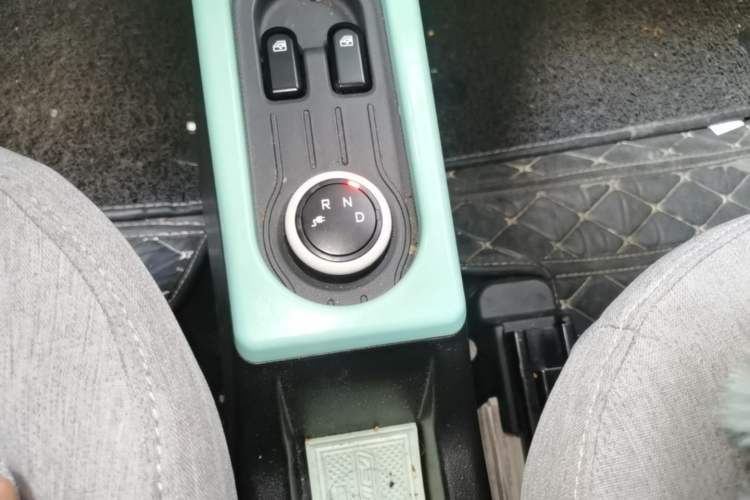 Used Wuling Hongguang MINIEV 2021 Macaron Premium Model – Lithium Iron Phosphate Gear Lever