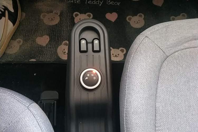 Used Wuling Hongguang MINIEV 2021 Macaron Premium Model – Lithium Iron Phosphate Gear Lever
