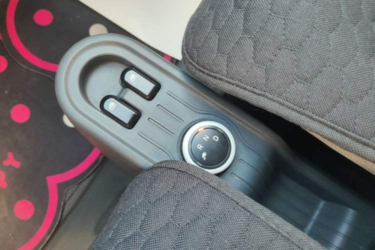 Used Wuling Hongguang MINIEV 2021 Macaron Fashion Model Lithium Iron Phosphate Gear Lever